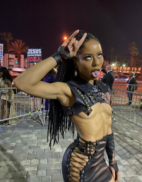 thekiranoir pretty model gallery