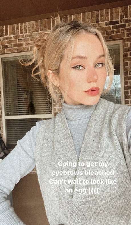 Brec Bassinger nudes pornstar pic