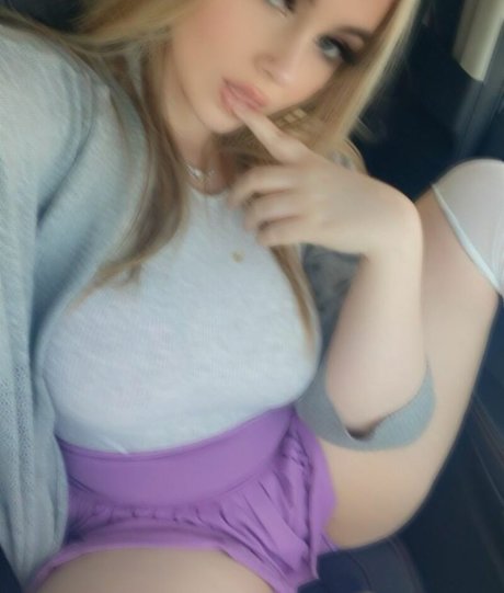 Rialovesyu nude model archive