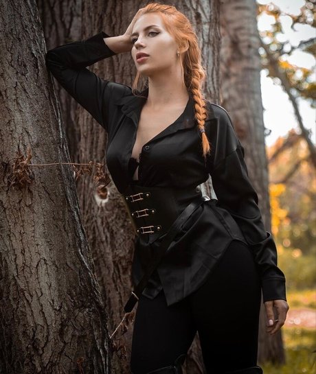 FOX Hobby nude model picture