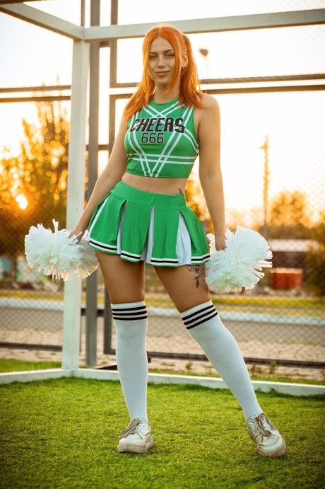 FOX Hobby model adult picture