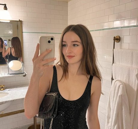 Kaitlyn Dever high quality star gallery