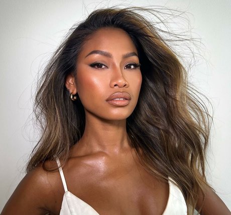 UN YA pornstar nude archive