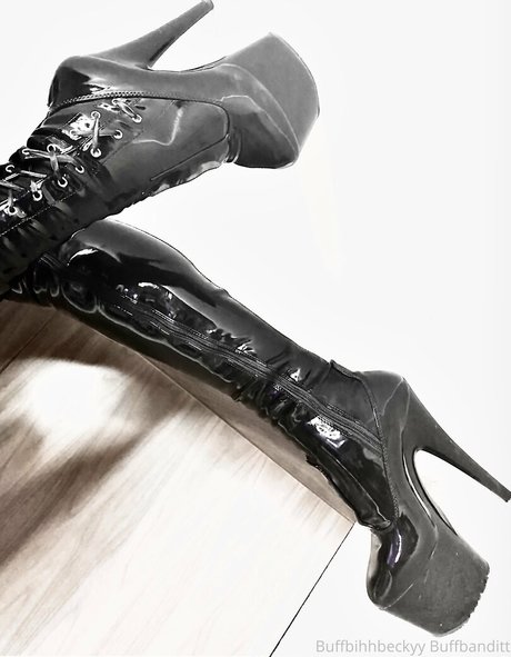 buffbecky nudes model photo