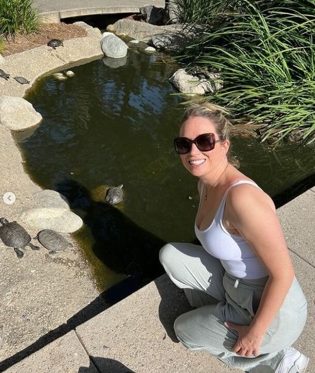 Sarah Cruddas star pretty img