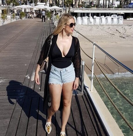 Sarah Cruddas star exclusive picture