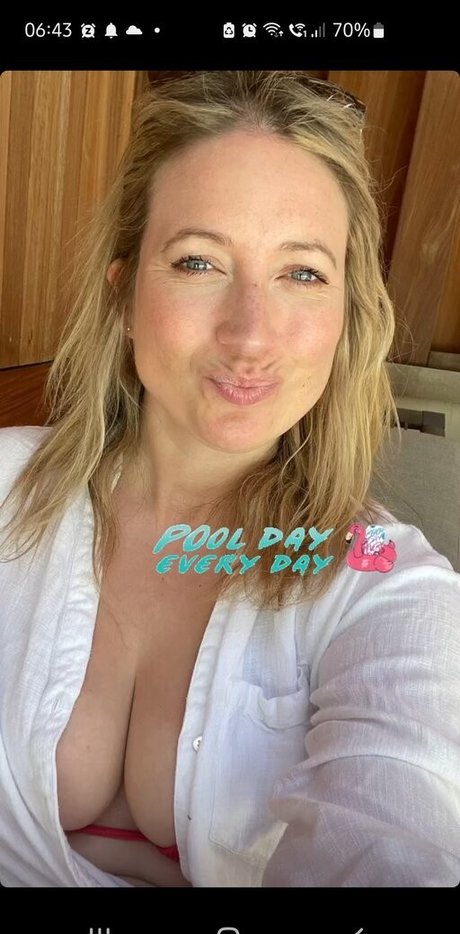 Sarah Cruddas star archive