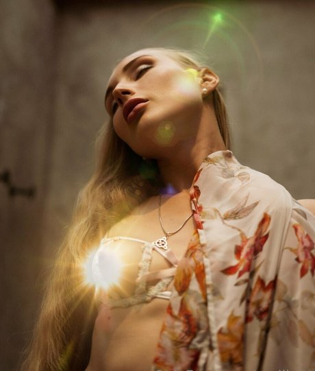 emilia tt erotic pornstar pics