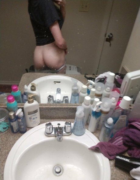 emilybunoof naked star image