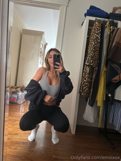 emiiixox star sexy pictures