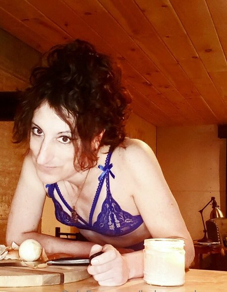 ladymoonbeam exclusive model img