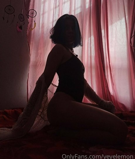 yeyelemon sexy model photo