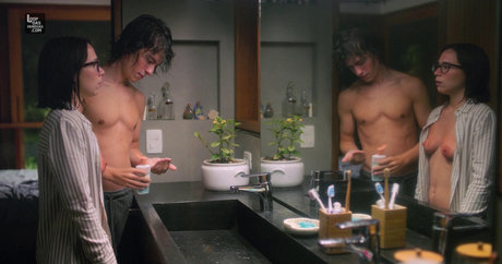 Daphne Bozaski star hot pic