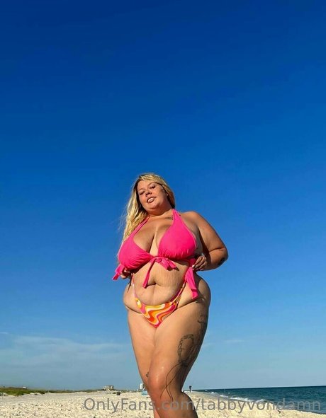 TabbyVonDAMN beautiful actress photo