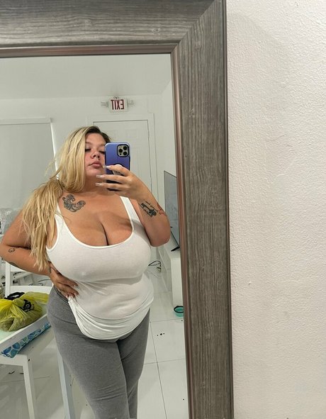 TabbyVonDAMN pornstar nudes gallery