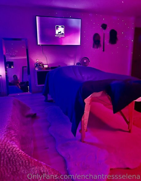 enchantressselenafree star hot pic