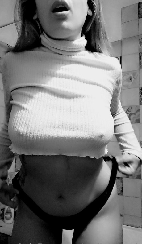 emilypageok adult star image