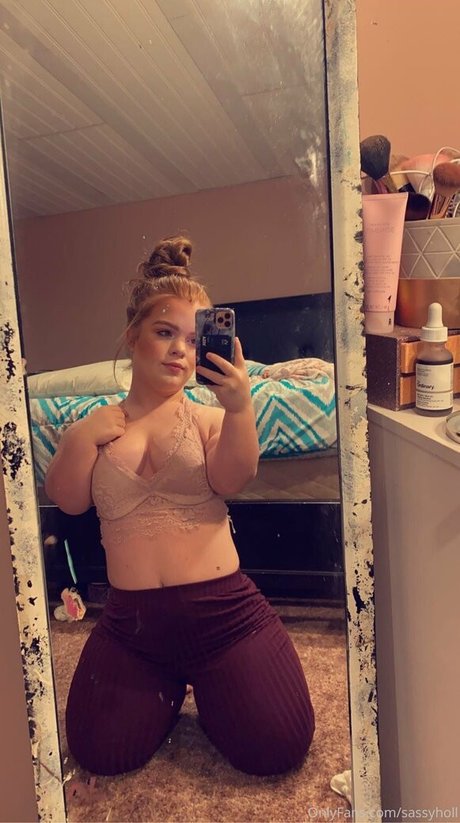 Sassy Holly beautiful pornstar pic