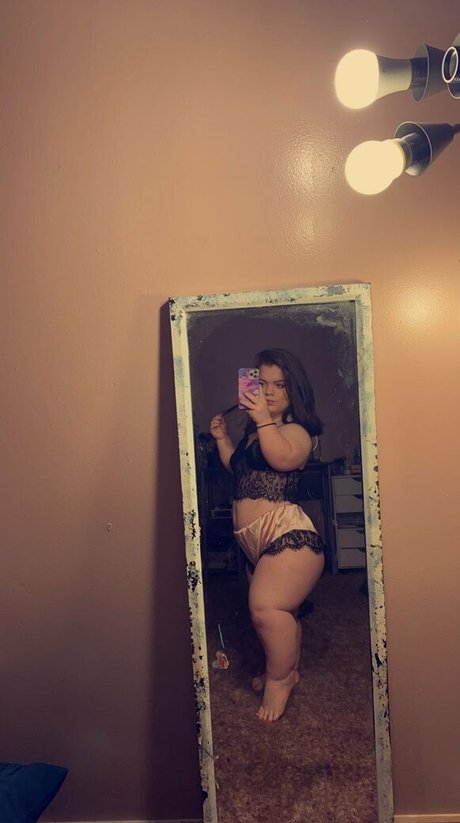 Sassy Holly xxx pornstar pic