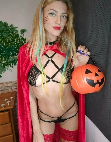 lelbloom nude actress pics