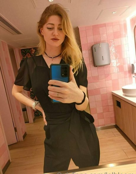 lelbloom nude star pictures