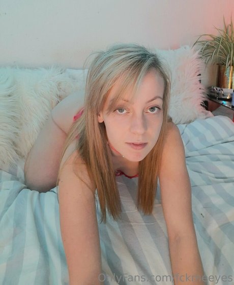 fckmeeyes star best photos