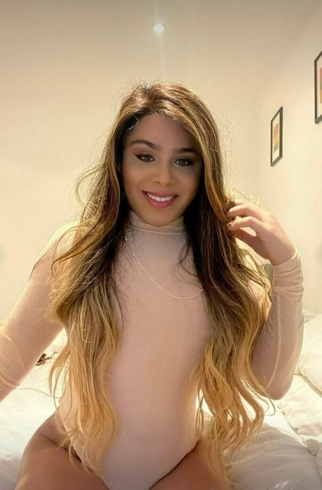 horsecock ts model exclusive photos