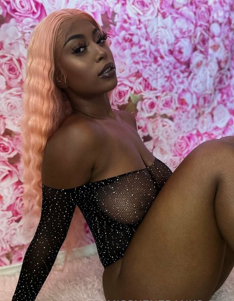 godknowsimbroke art model gallery