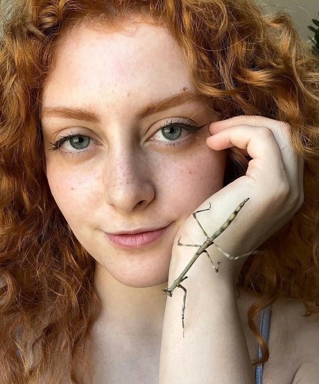 Octavia Marlowe exclusive star photos