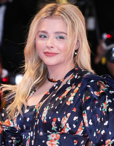 Chloe Grace Moretz sex actress img