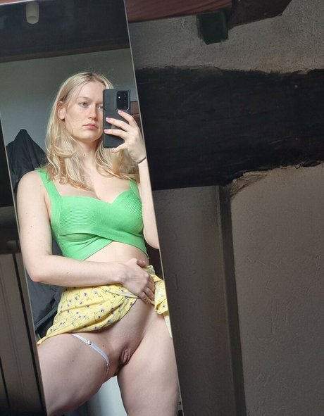 luizaconlaz star art picture