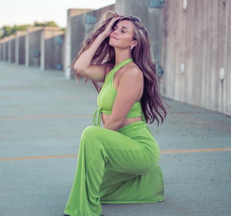 Gabby J David sexy model picture