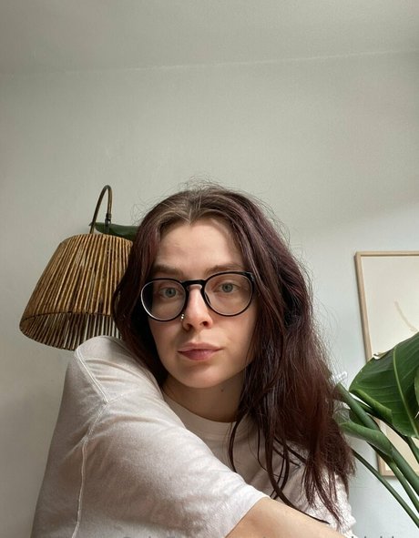 umermaidskiss pretty model img