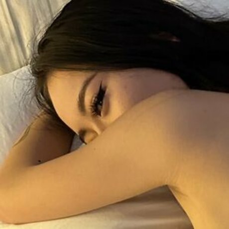 JessDragon naked model picture