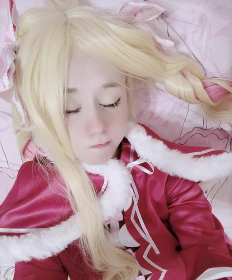 tsundurka sexy model pictures