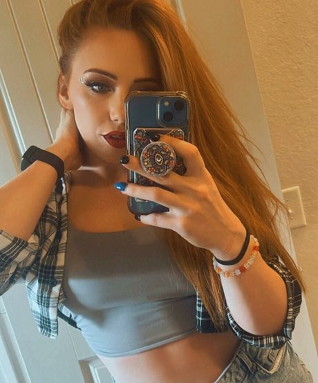 Isla Dawn naked model pics