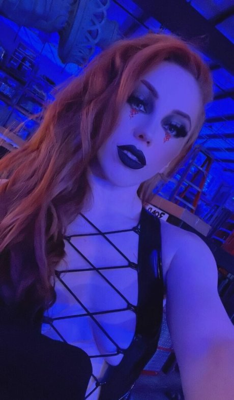 Isla Dawn star sexy photo