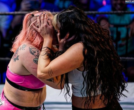 Steph De Lander model nude image