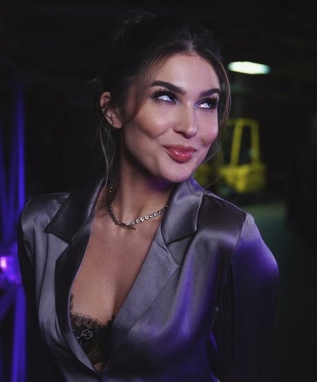 Cathy Kelley model naked picture