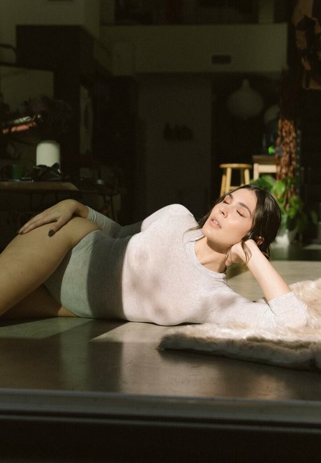 Cathy Kelley model perfect img