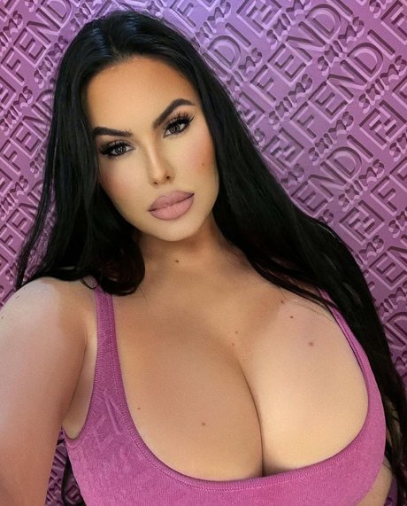 sxmonne best actress image