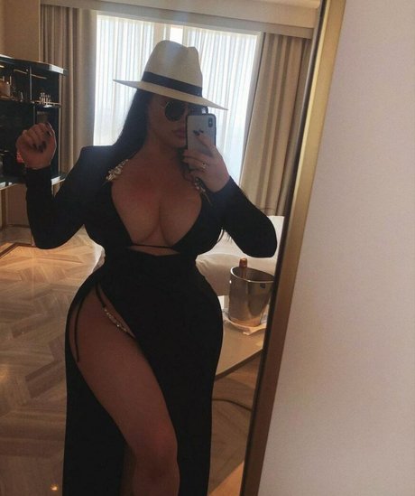 sxmonne model top gallery