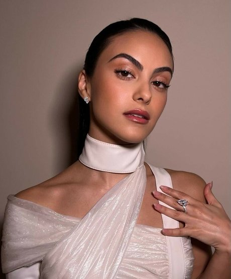 Camila Mendes adult star image