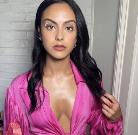 Camila Mendes pornstar sexy images