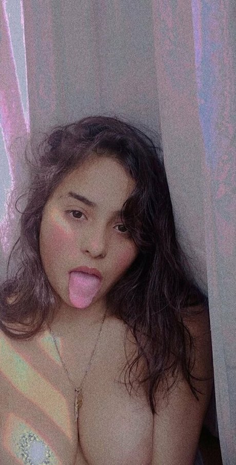 yiyisweetcousin sexy pornstar photos