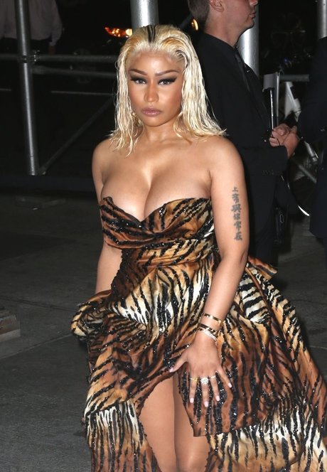 Nicki Minaj model nice images