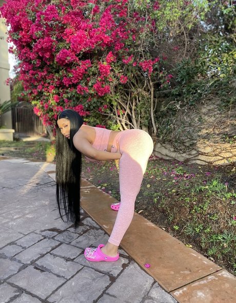 Nicki Minaj exclusive star pic