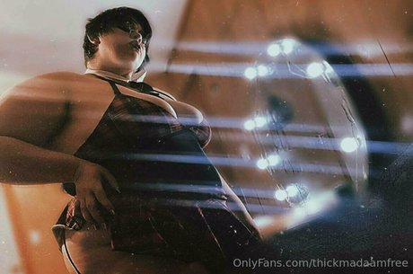 thickmadaamfree model top img
