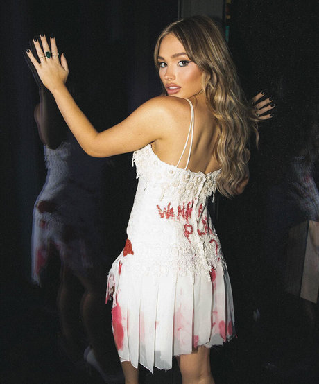 Natalie Alyn Lind hot model pictures