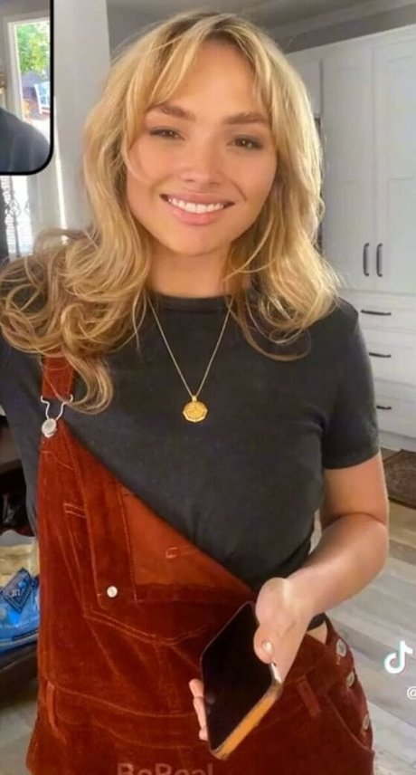 Natalie Alyn Lind model naked gallery